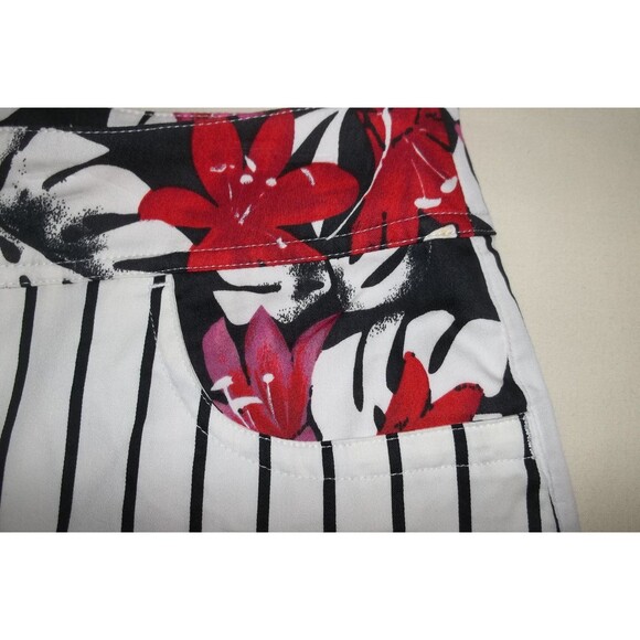 Chico's White w Black Stripes Floral Waist  Stretch Size 0.5  Small Capris Pants - Picture 4 of 7